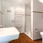 Reetdachhaus Luett Strandhues Reetdachhaus Luett Strandhues * Böhl