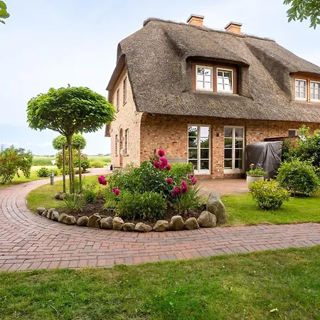 Reetdachhaus Luett Strandhues Reetdachhaus Luett Strandhues *