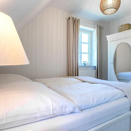 Reetdachhaus Luett Strandhues Reetdachhaus Luett Strandhues * Sankt Peter-Ording