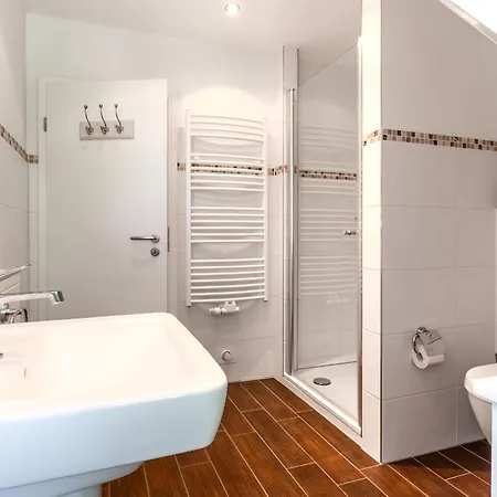 Reetdachhaus Luett Strandhues Reetdachhaus Luett Strandhues * Böhl