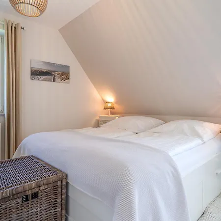 Reetdachhaus Luett Strandhues Reetdachhaus Luett Strandhues Dom wakacyjny