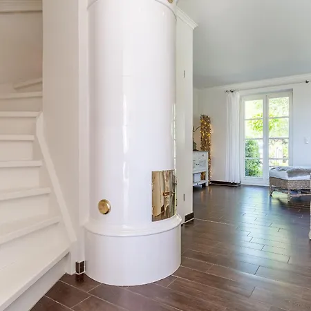 Reetdachhaus Luett Strandhues Reetdachhaus Luett Strandhues Dom wakacyjny *